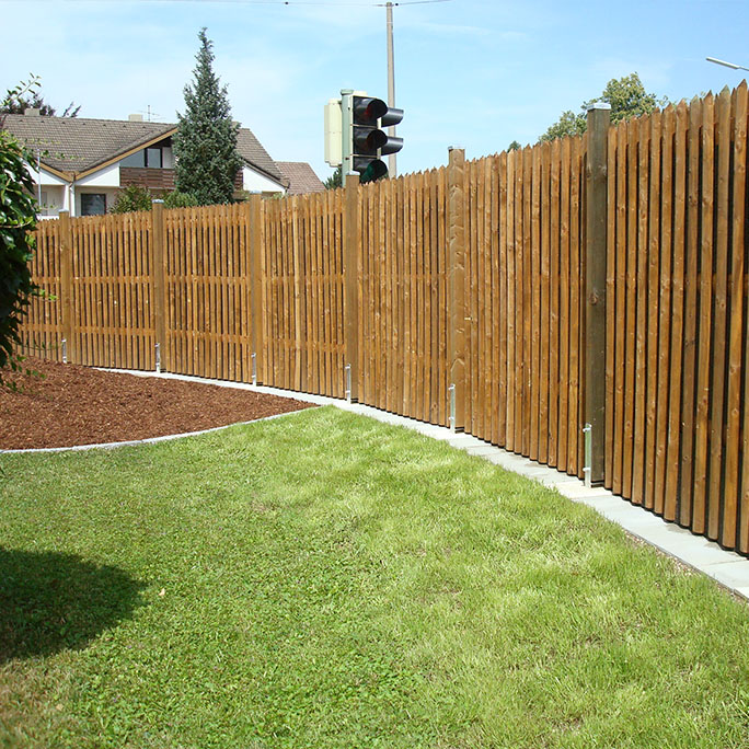 Schallschutzwand im Garten