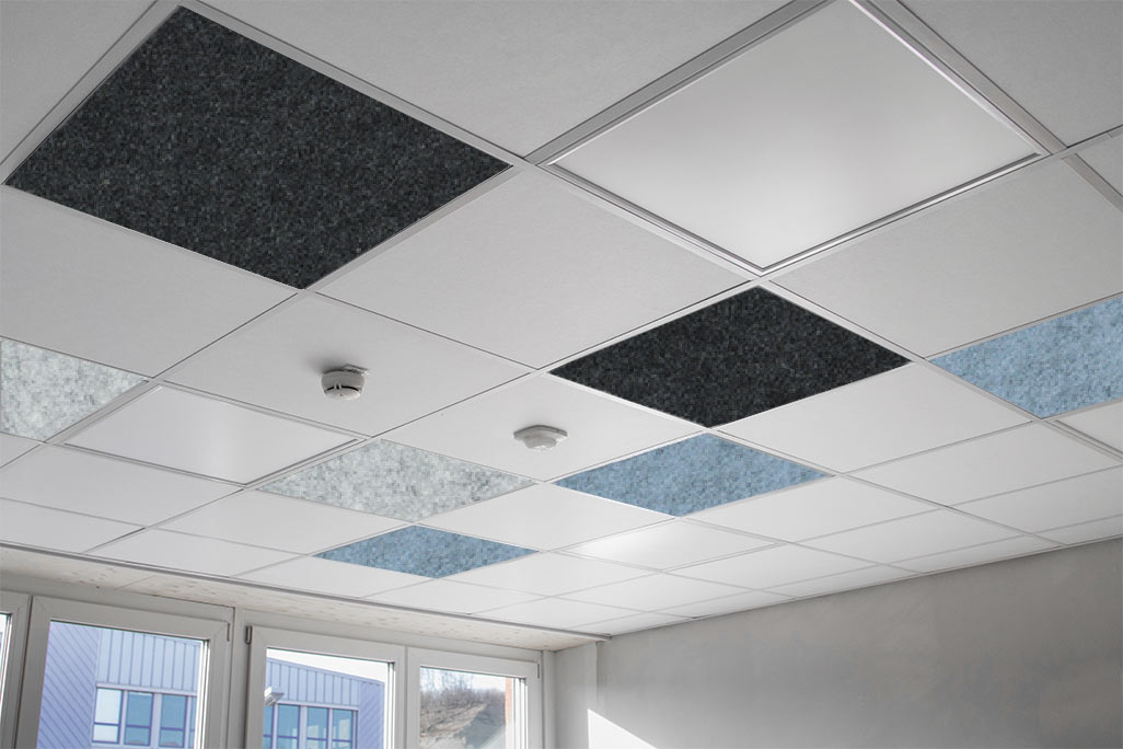 soni COLOR RD Grid ceiling with white and colored inserts that improve the room acoustics.